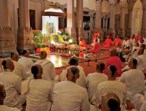 દીપોત્સવી : ‘આત્મનો મોક્ષાર્થં જગત્‌ હિતાય ચ’ : સ્વામી સ્મરણાનંદ