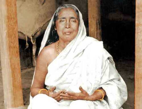 પ્રાસંગિક : ગૃહસ્થોના વ્યાવહારિક જીવનનાં જનેતા મા શારદા : સ્વામી ગુણાશ્રયાનંદ